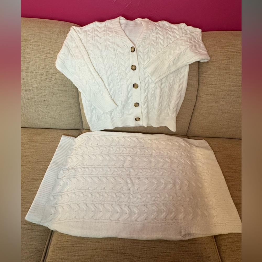 NWT Cable Knit 2-Piece Winter White Sweater Set - Picture 4 of 12
